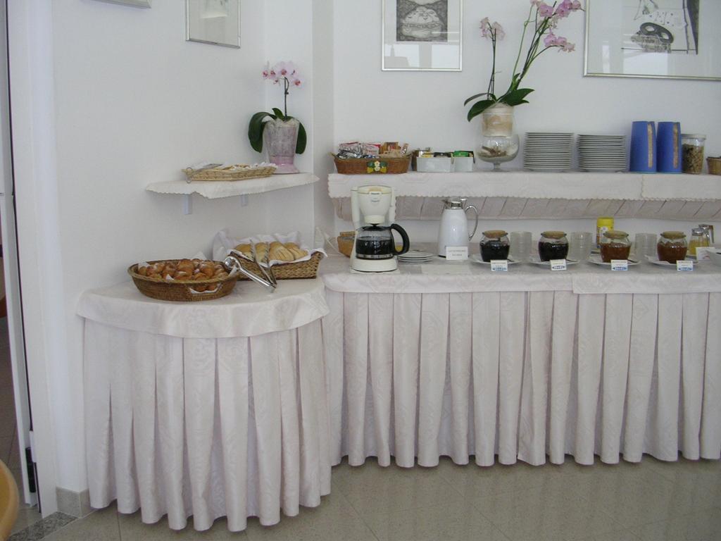 Hotel Escorial Cervia Zewnętrze zdjęcie