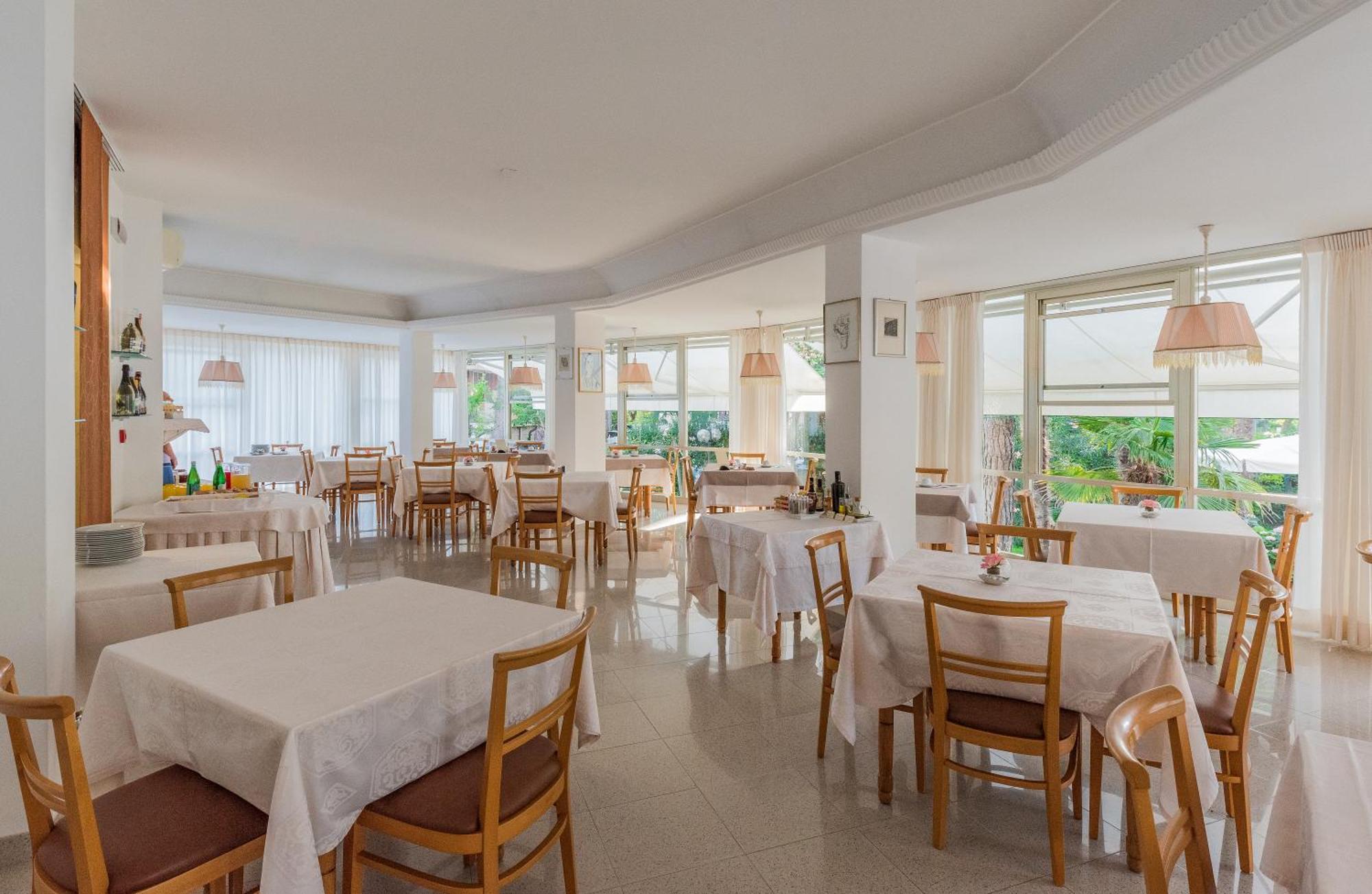 Hotel Escorial Cervia Zewnętrze zdjęcie